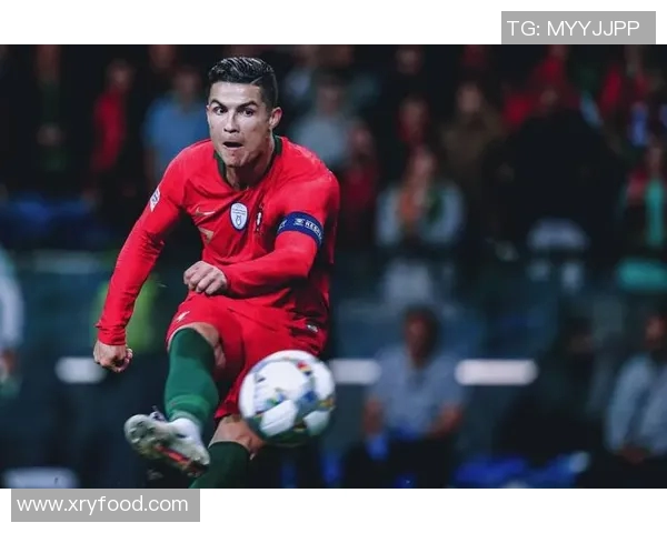 众多足球明星纷纷表达对C罗的喜爱与崇敬之情