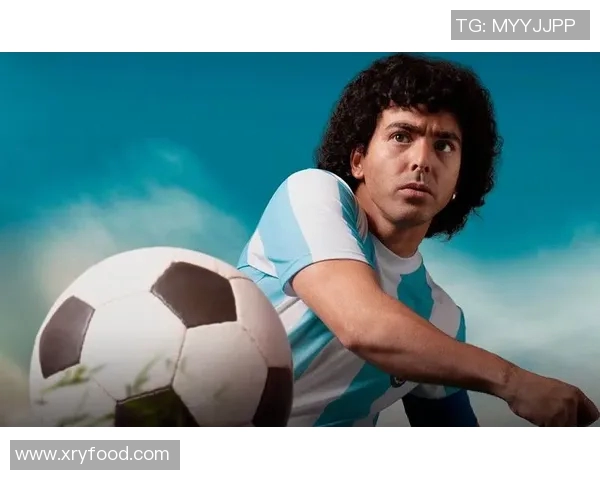 足球明星人物通讯稿：聚焦全球足坛传奇球员的成长与成就之路