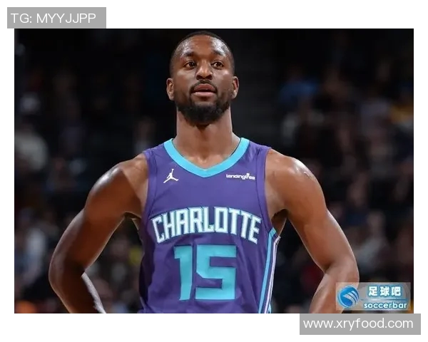 如何用素描技巧绘制足球明星的生动形象与独特风采